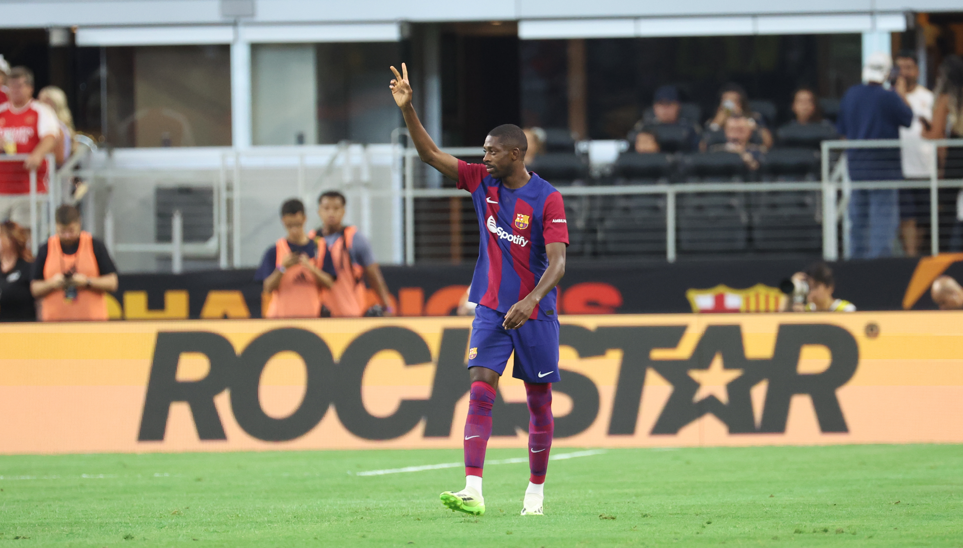 Xavi chciał przekonać Dembele do zostania w Barcelonie. Ujawniono przebieg rozmowy. "Jest bardzo rozczarowany"