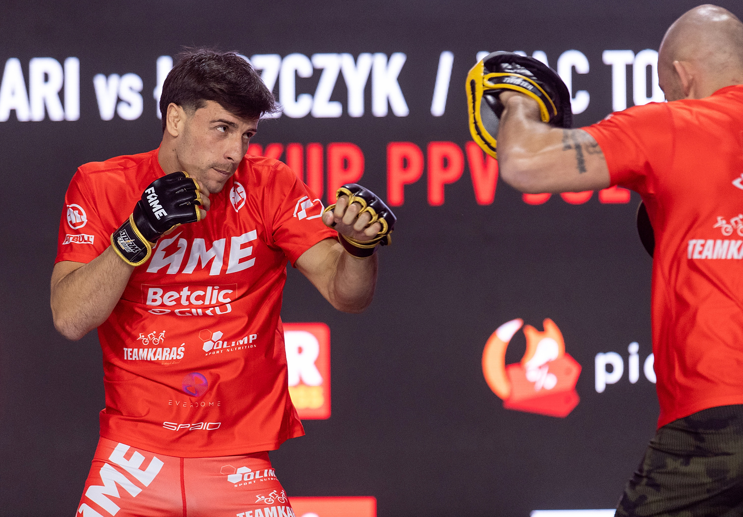 "To nie mieści mi się w głowie". Słynni sportowcy zbulwersowani zachowaniem Roberta Karasia