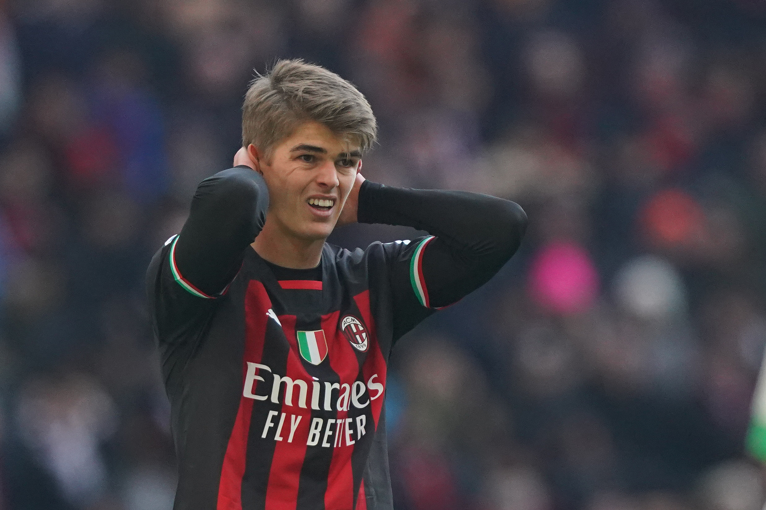 Charles De Ketelaere o krok od opuszczenia AC Milanu. "Rossoneri" doszli do porozumienia z ligowym rywalem