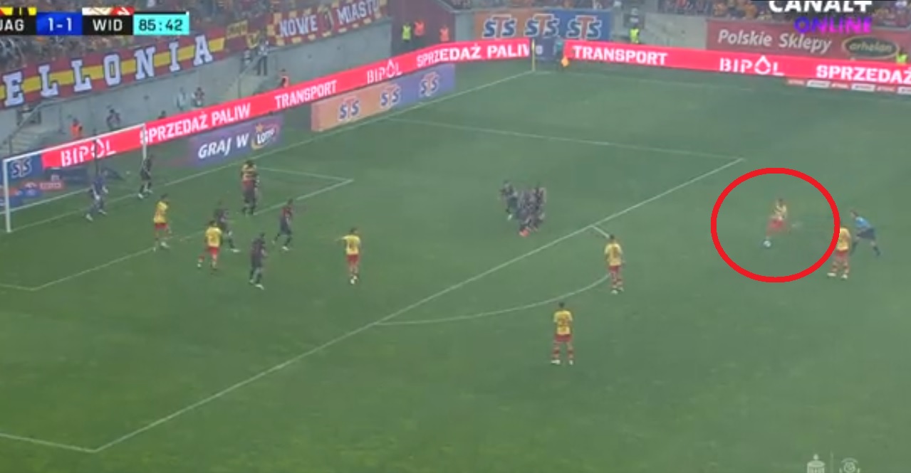 Gol stadiony świata w Białymstoku! Jagiellonia wygrała po pięknym uderzeniu z rzutu wolnego [WIDEO]