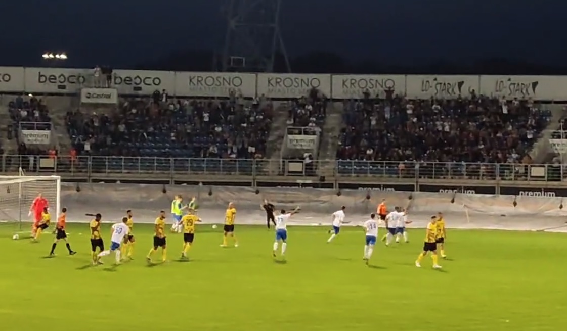 Falstart Wieczystej Kraków! Pazdan i spółka przegrali z beniaminkiem III ligi [WIDEO]