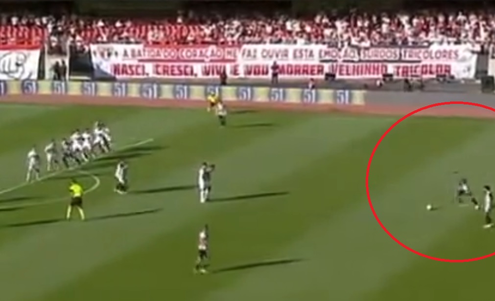 Hulk huknął z rzutu wolnego! Genialny gol z kilkudziesięciu metrów [WIDEO]