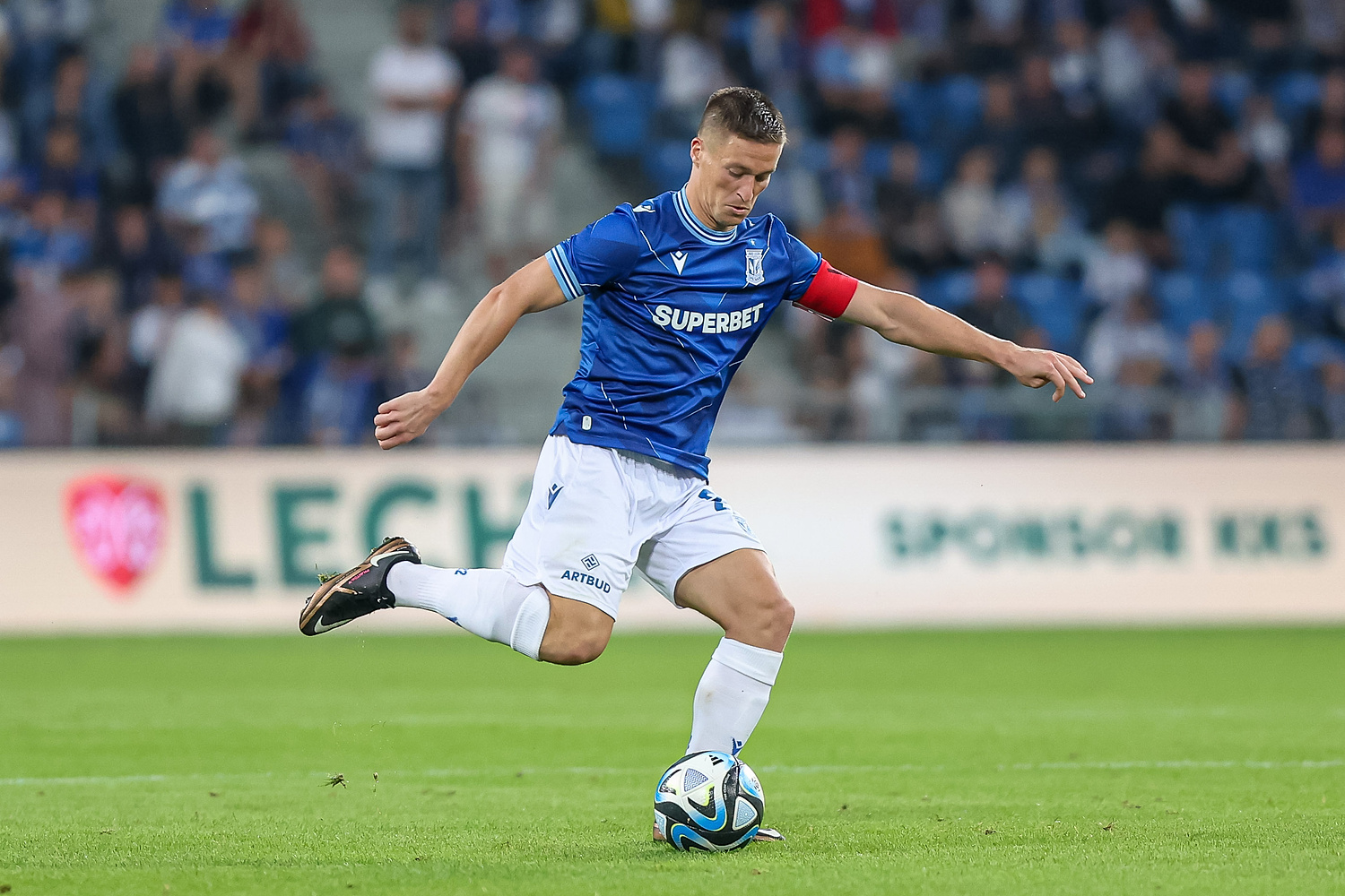 Lech, Legia i Pogoń poznały potencjalnych rywali w Lidze Konferencji. Polskie kluby uniknęły najgorszego