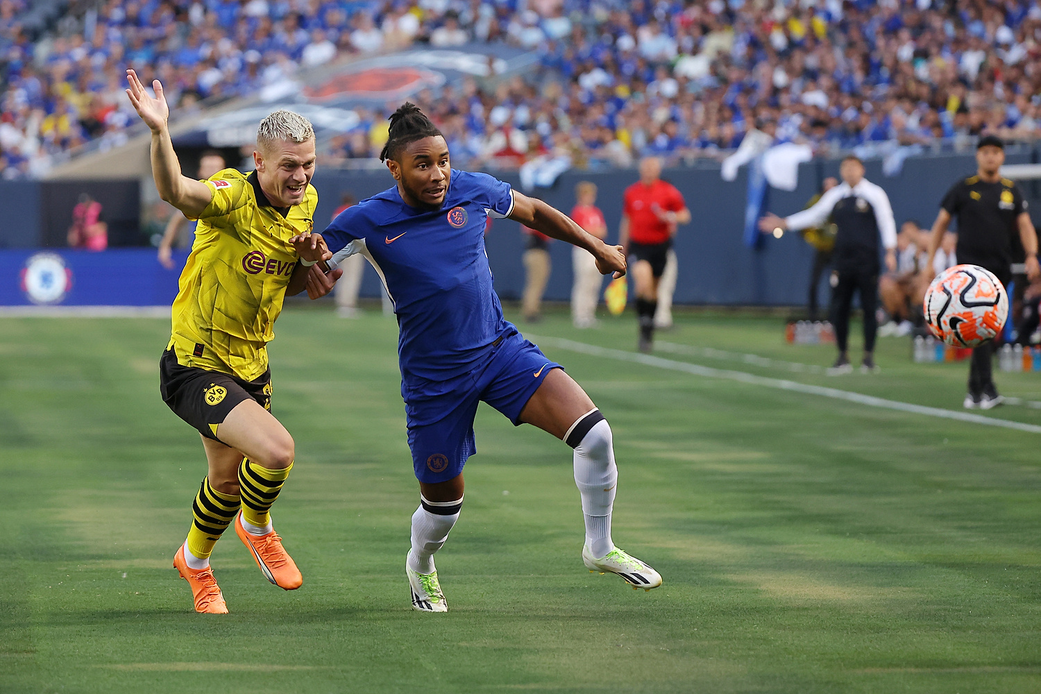 Media: Wielki pech nowego piłkarza Chelsea. Czeka go długa przerwa