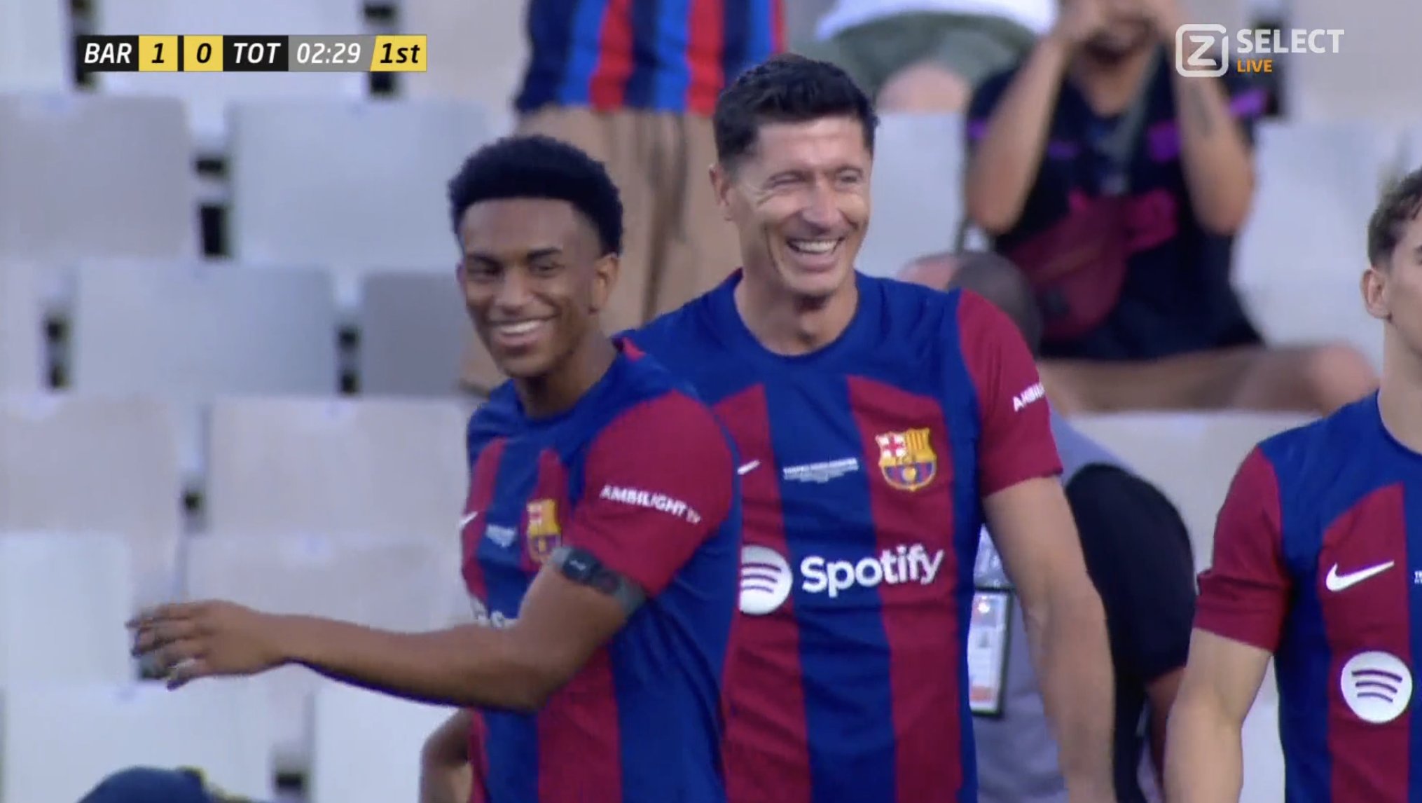 Lewandowski z golem przeciwko Tottenhamowi! Genialne podanie zawodnika FC Barcelony! [WIDEO]