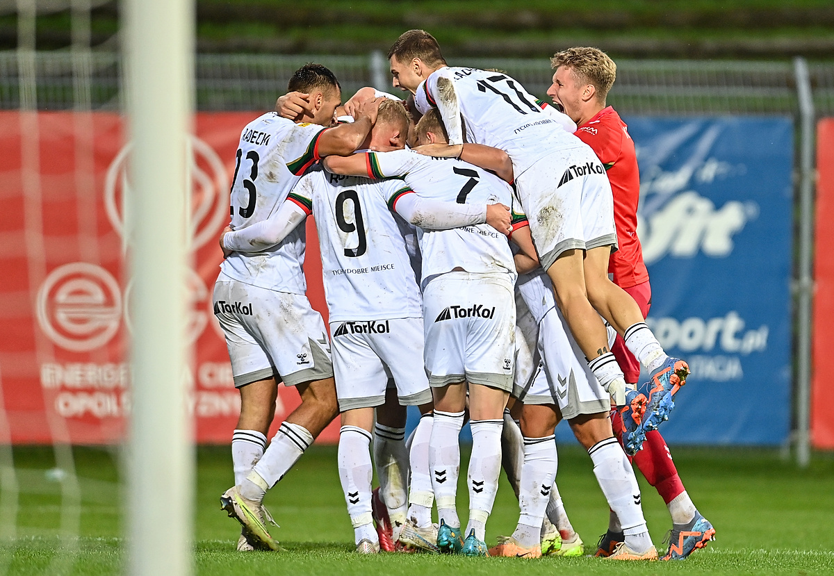 Media: Drugie dno awarii na stadionie GKS-u Tychy? Włodarze nie chcą wpuścić kibiców Wisły Kraków