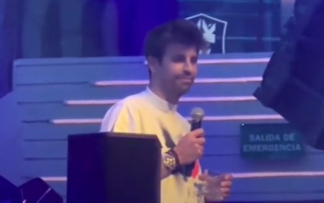Gerard Pique zawstydzony w nocnym klubie. Hiszpan został rozliczony ze związku z Shakirą [WIDEO]