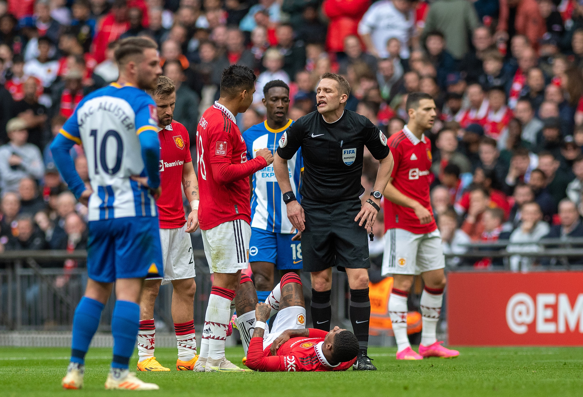 Wielkie zmiany w Premier League. Sędziowie z nowymi wytycznymi, gwiazdy protestują. "Nikt nas nie słucha"