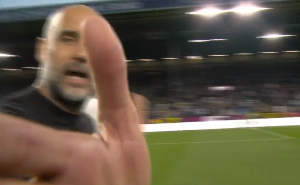 Guardiola stracił panowanie nad sobą. Najpierw zrugał Haalanda, potem odepchnął kamerę [WIDEO]