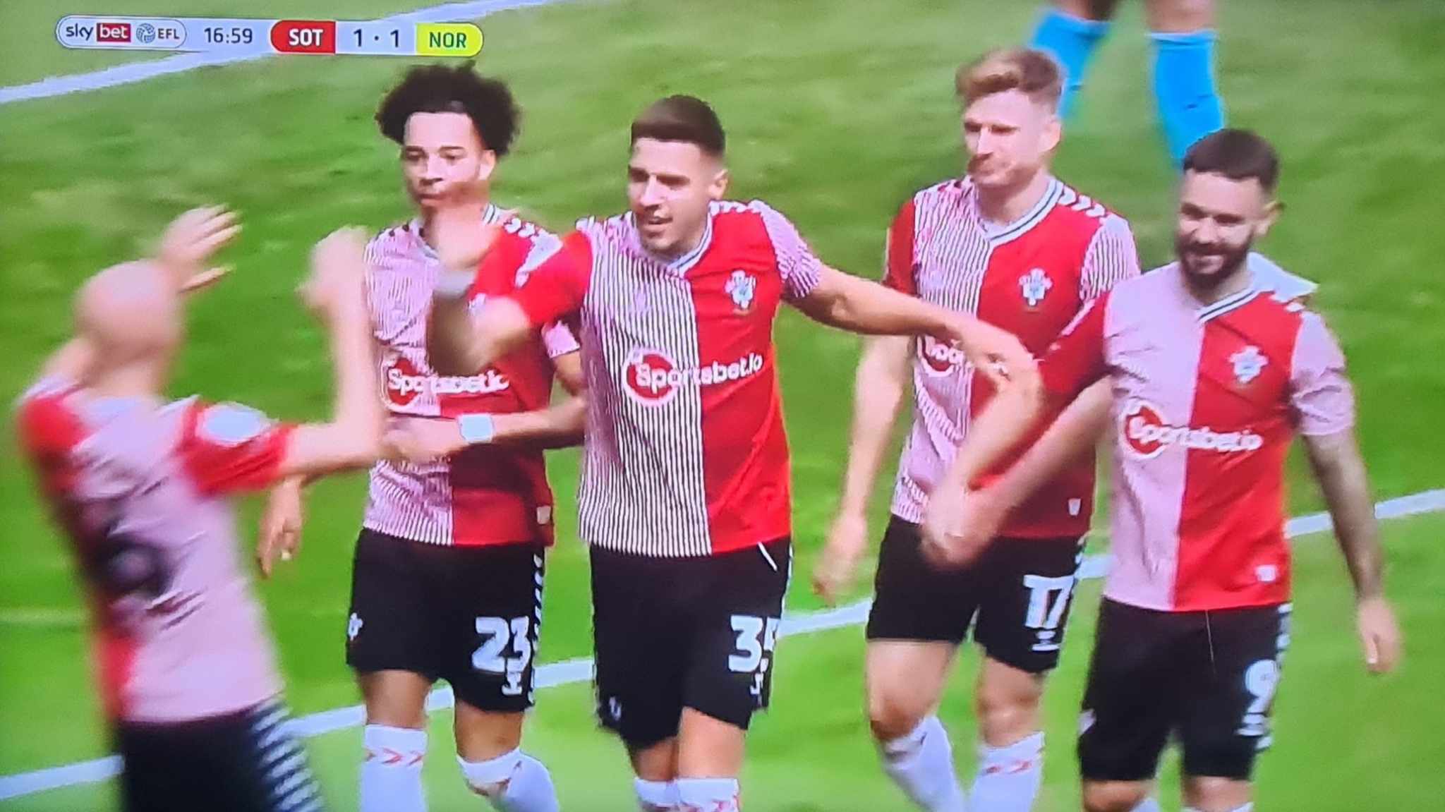 Gol Jana Bednarka w Championship! Polak trafił do siatki w szalonym meczu [WIDEO]