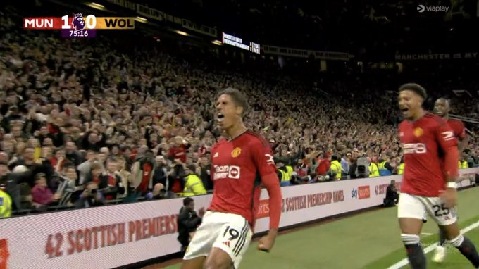 Zwycięstwo Manchesteru United w pierwszej kolejce! Decydujący gol Varane'a, kontrowersja w końcówce [WIDEO]