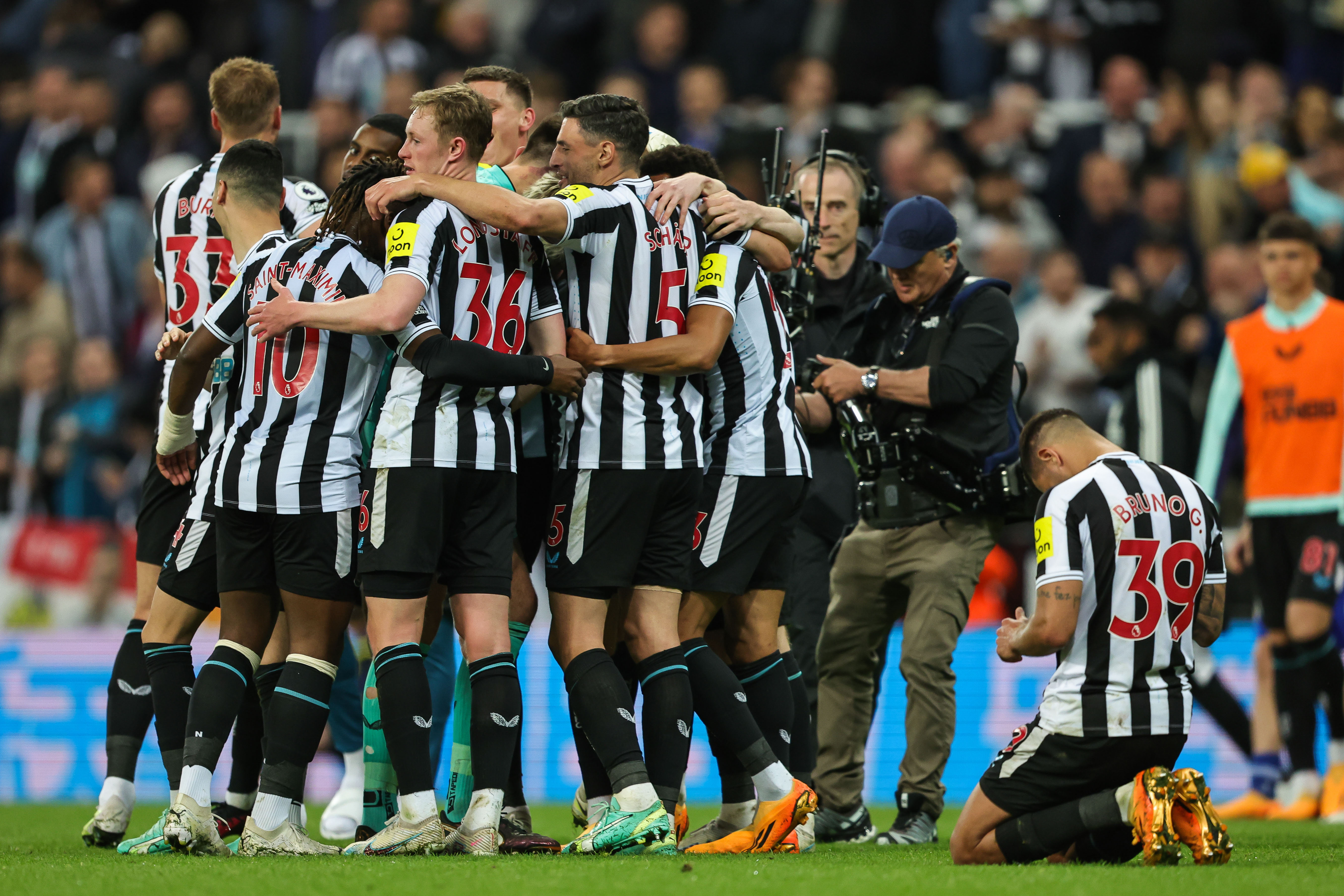 Rekordowe zwycięstwo Newcastle United! Wbili rywalom osiem bramek, hat-trick asyst obrońcy [WIDEO]