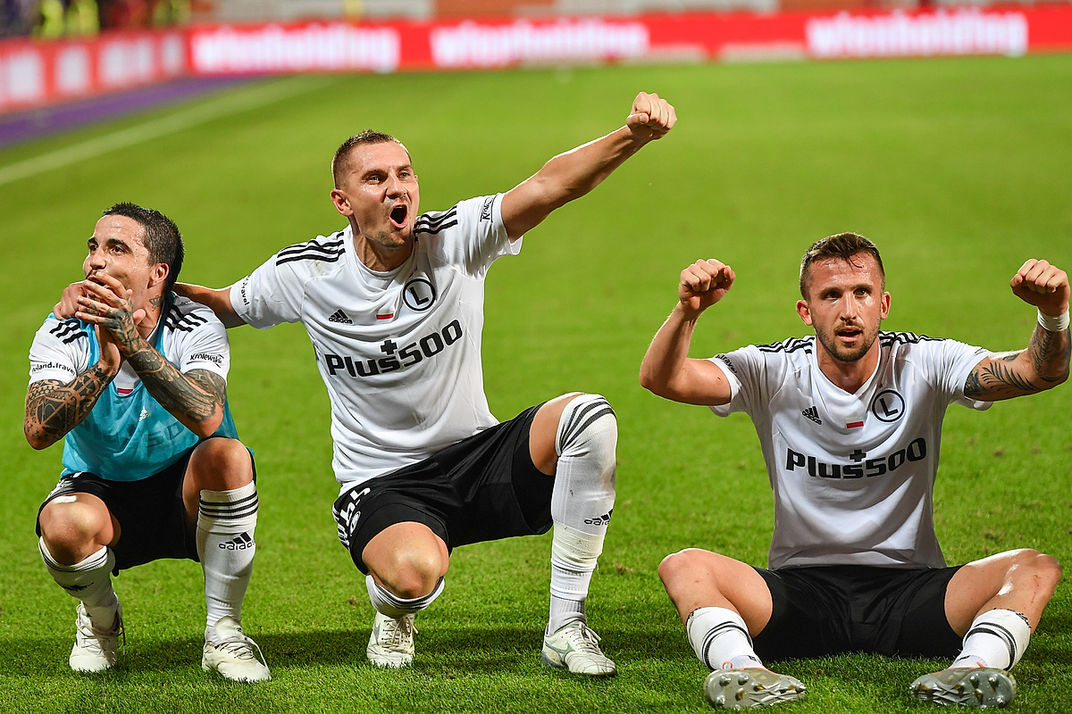 Legia awansuje do fazy grupowej Ligi Konferencji? Bukmacherzy wyliczyli szanse wicemistrzów Polski