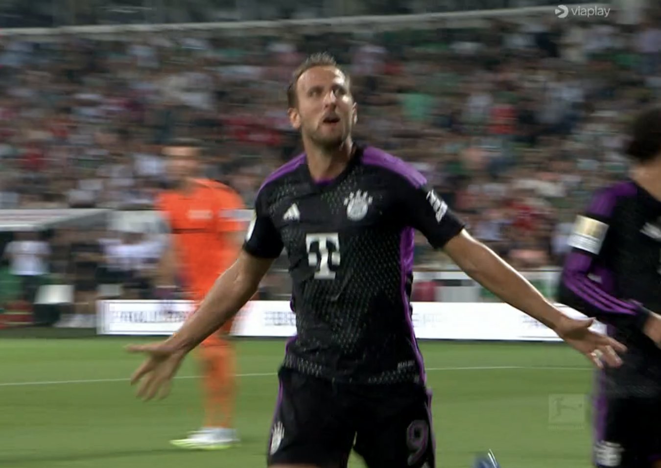 Show Harry'ego Kane'a! Gol i asysta w meczu Bayernu. Wymarzony debiut w Bundeslidze! [WIDEO]