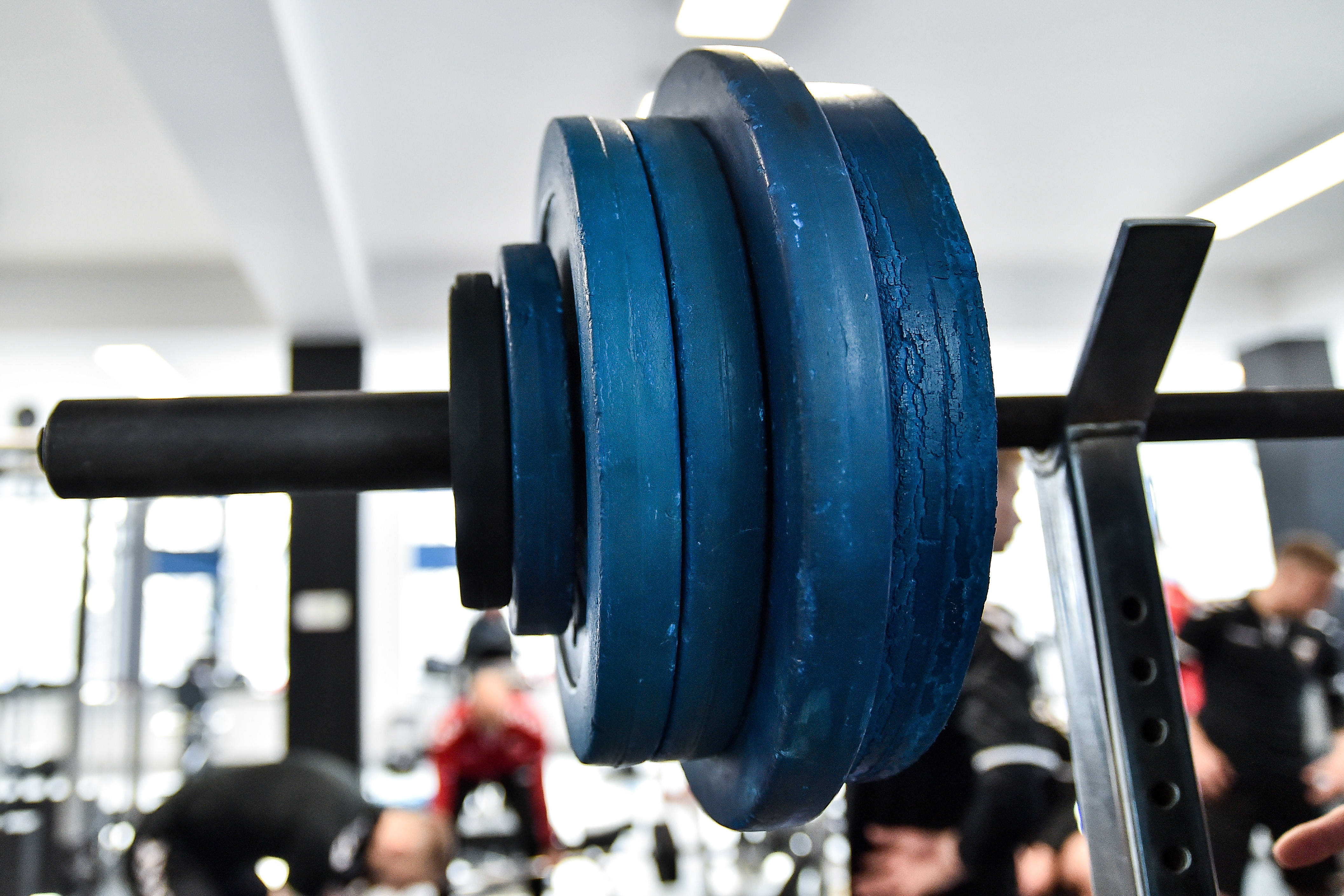 Mistrz otarł się o śmierć. Spadła na niego 110-kilogramowa sztanga. Lekarze walczyli o jego życie