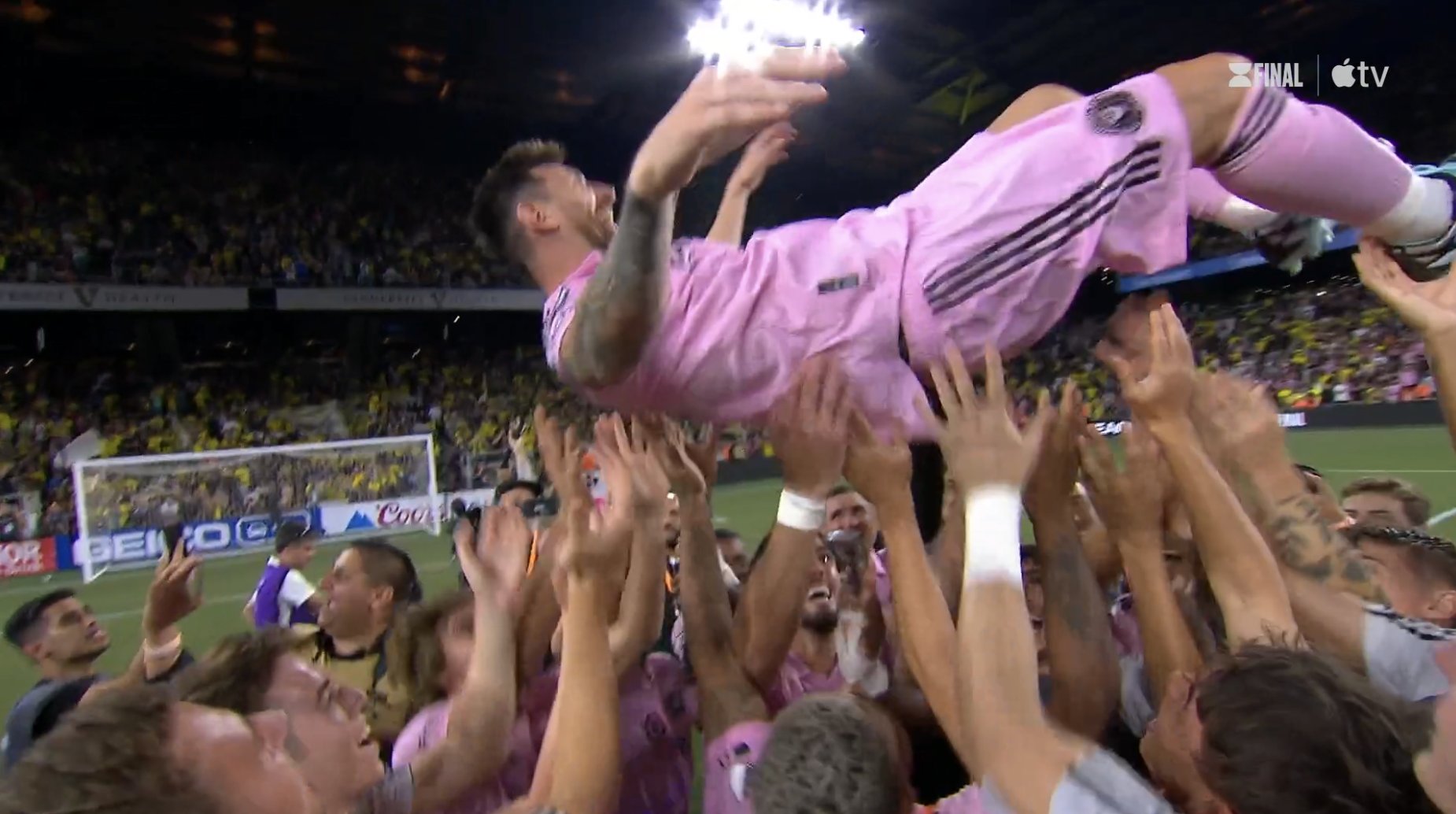 Genialny gol Leo Messiego w finale! Argentyńczyk poprowadził Inter do tytułu, noszą go na rękach [WIDEO]