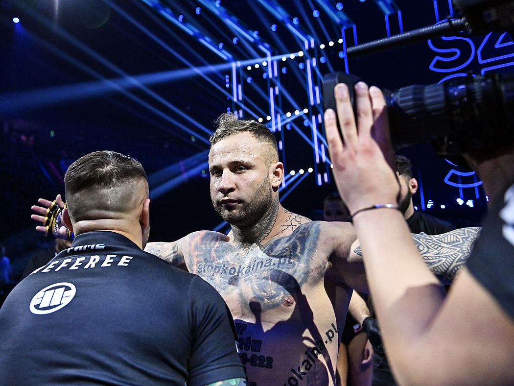 "Niepotrzebnie dzieliłem się publicznie swoim życiem prywatnym". Freakfighter po wybuchu afery z jego udziałem