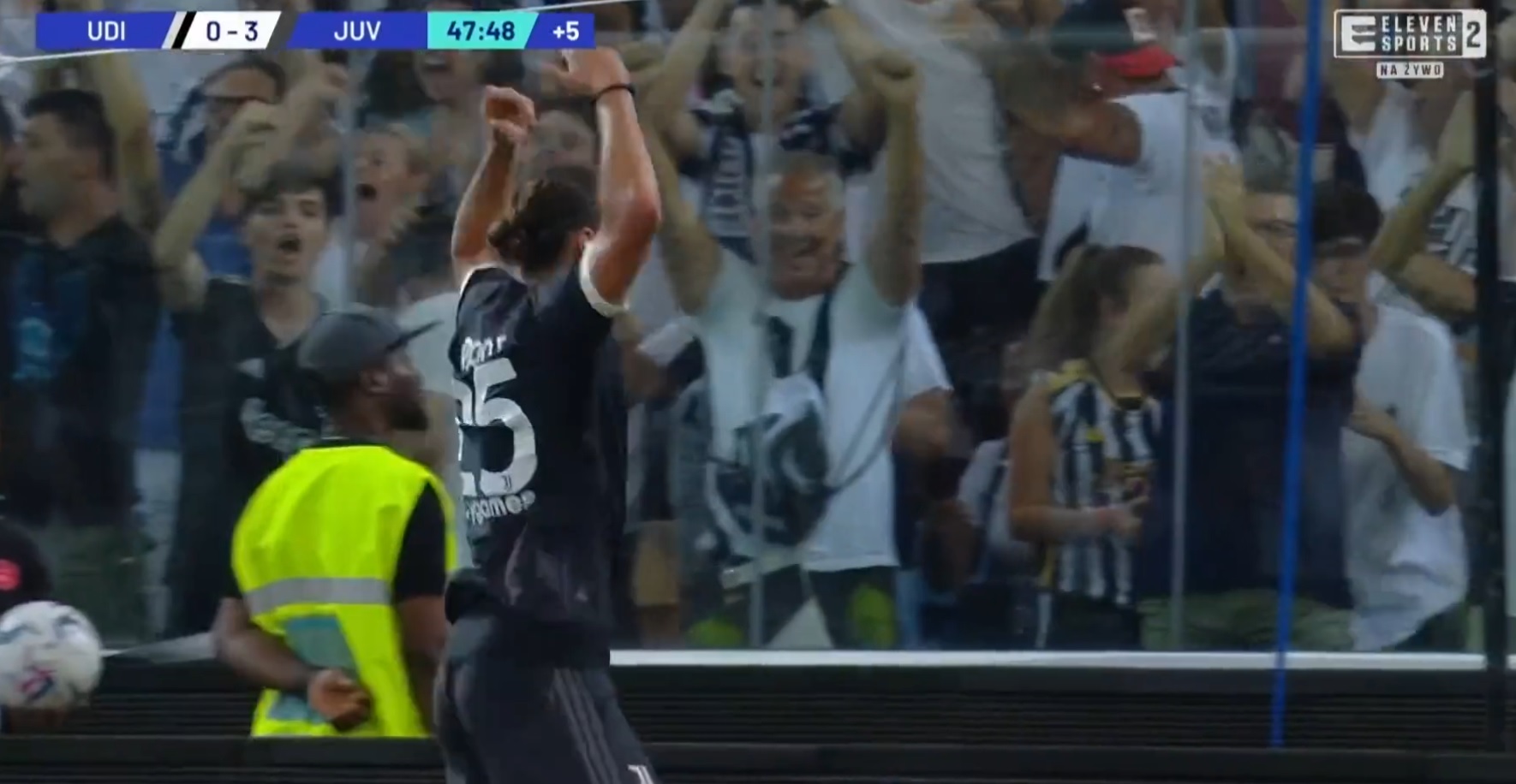 Juventus zabawił się z Udinese, świetna pierwsza połowa. Gole Chiesy i Vlahovicia, Szczęsny na zero [WIDEO]