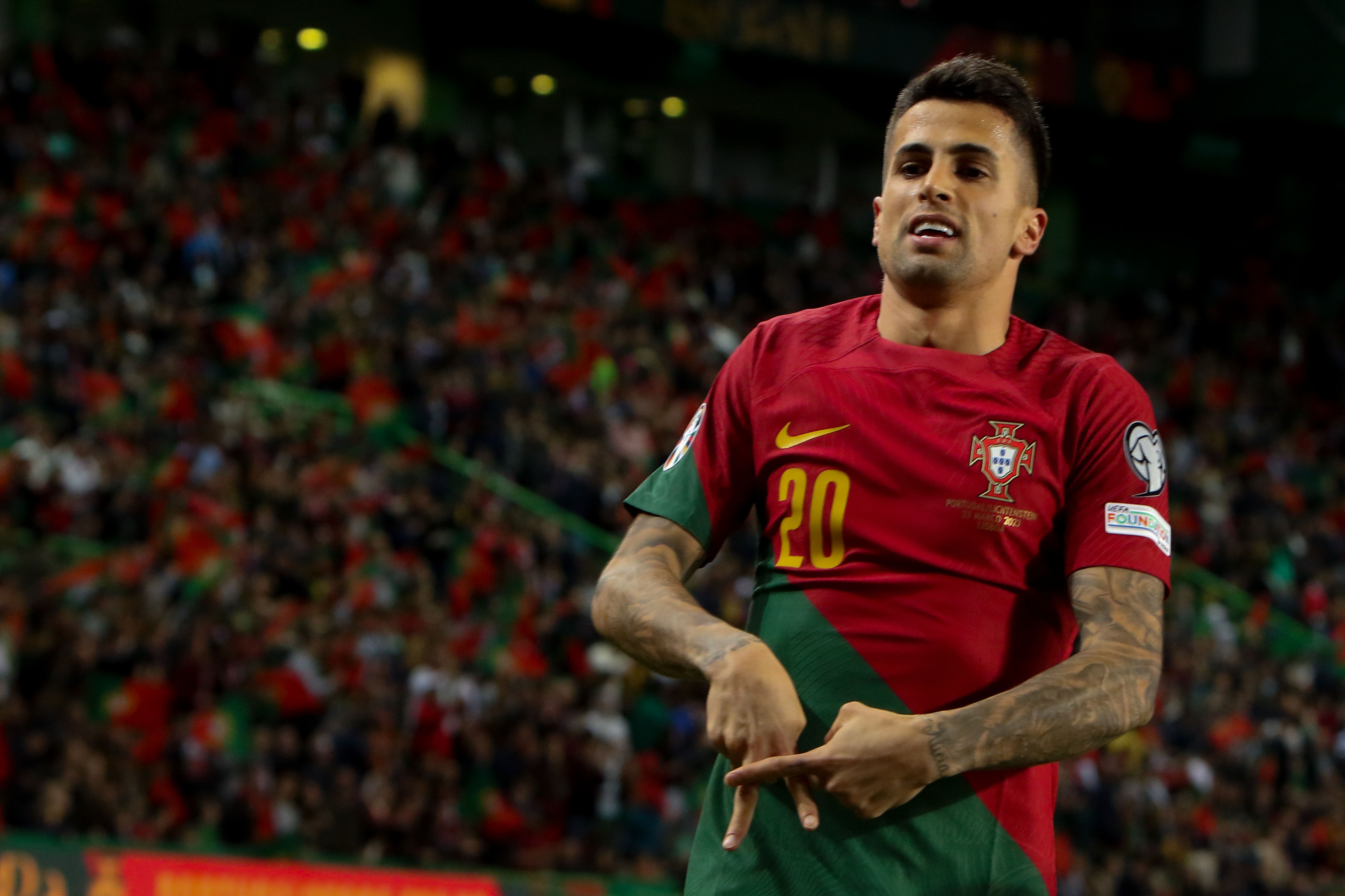 Dlatego Joao Cancelo jeszcze nie został zawodnikiem Barcelony. Ujawniono kluczowy problem