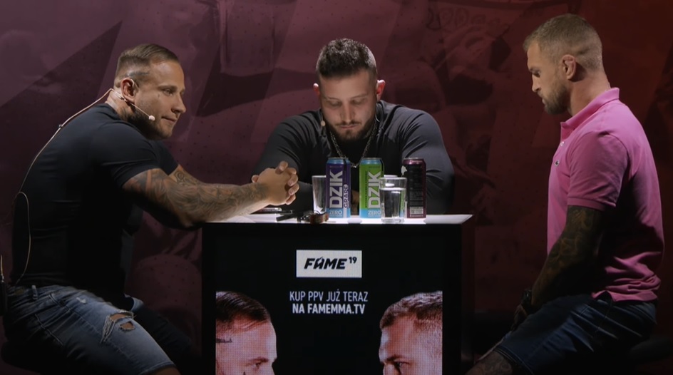 Freakfighter skandalista nie wytrzymał presji. Opuścił studio podczas programu na żywo [WIDEO]