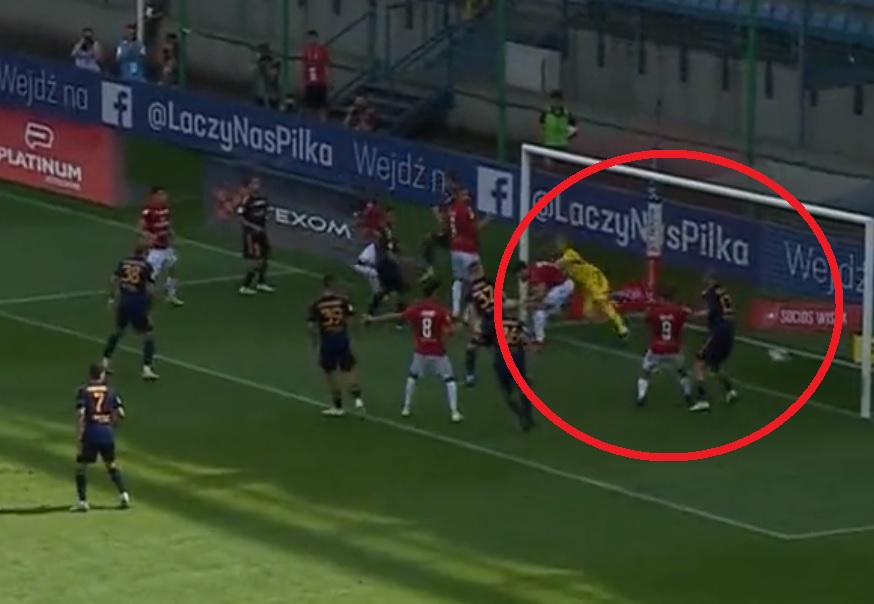 Piłkarz Wisły Kraków wkręcił z rzutu rożnego! "Biała Gwiazda" skompromitowała Arkę Gdynia [WIDEO]