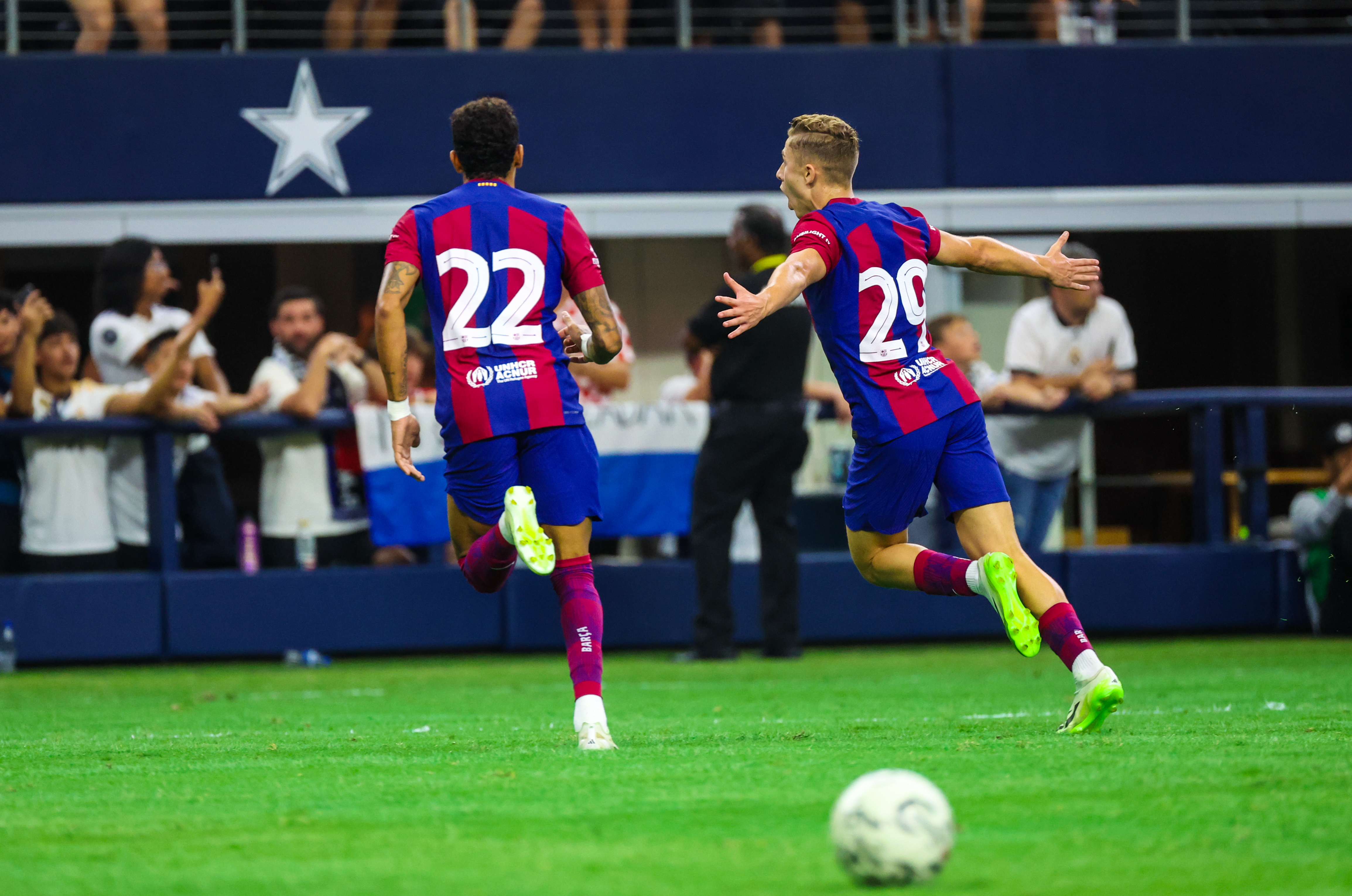 FC Barcelona przedłużyła kontrakt z młodym zawodnikiem. Astronomiczna klauzula odstępnego
