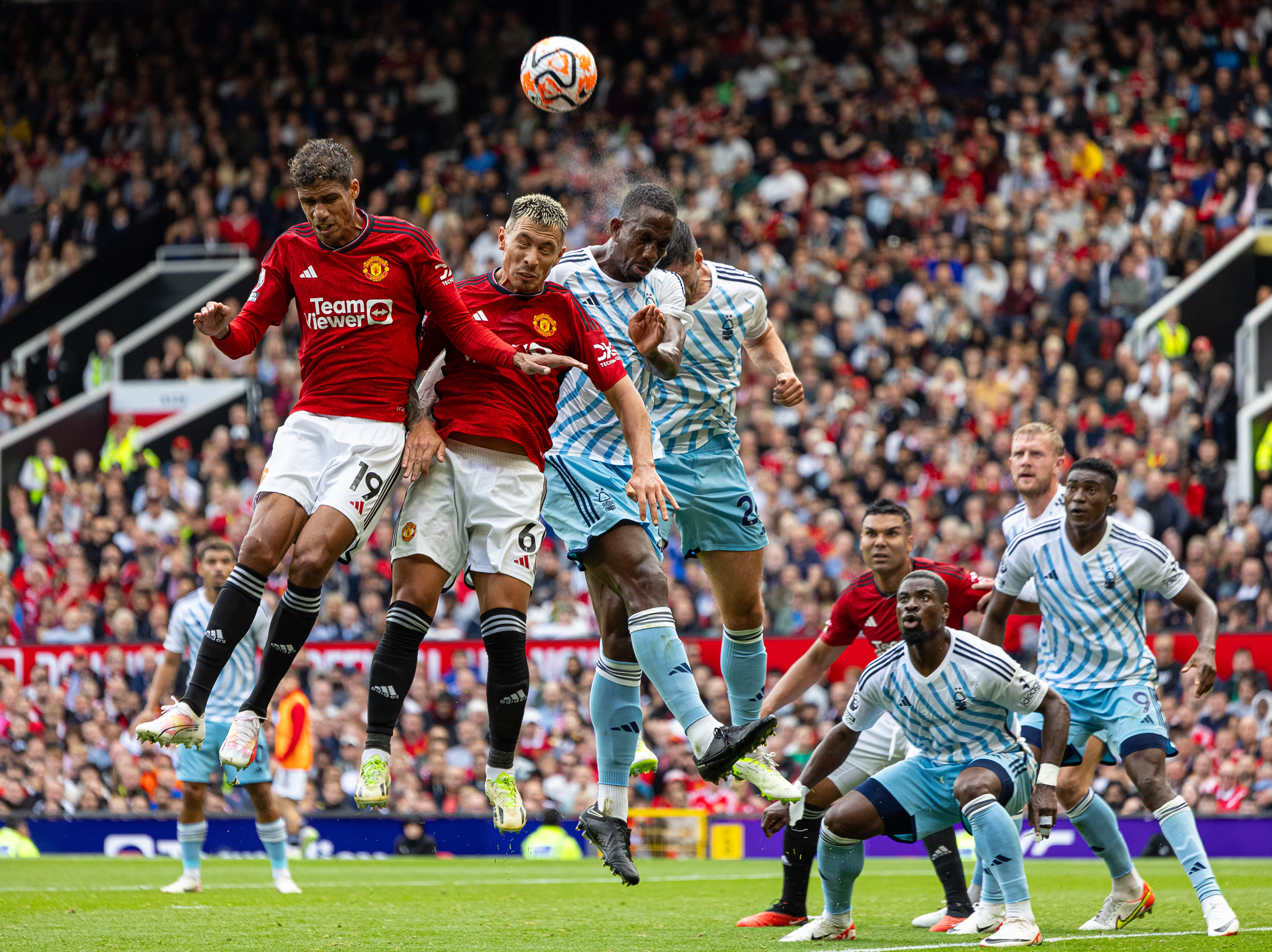 Koszmar Manchesteru United. Kolejny obrońca "Czerwonych Diabłów" doznał poważnej kontuzji