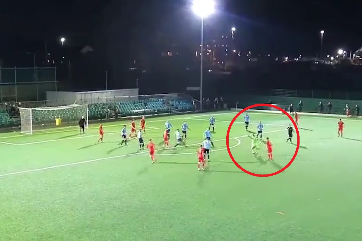 Niesamowity gol angielskiego bramkarza. Najpierw się przyglądał, a później zagrał akcję życia [WIDEO]