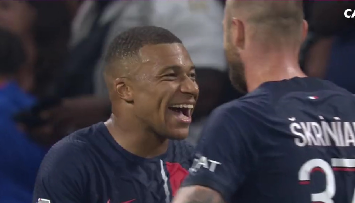 PSG dopisało kolejne zwycięstwo. Lyon rozbity do przerwy, dublet Kyliana Mbappe [WIDEO]