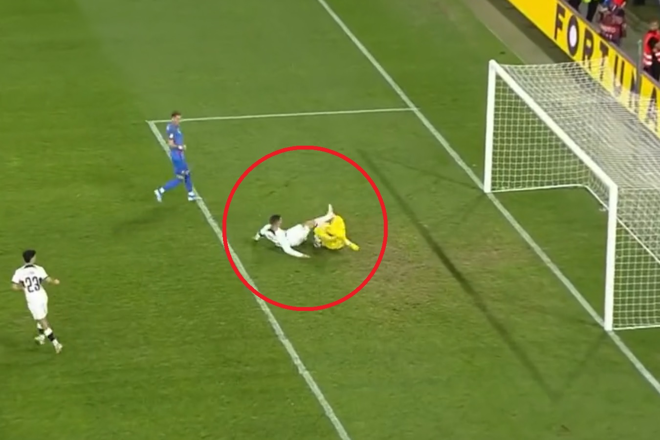Makabryczny faul w wykonaniu Cristiano Ronaldo. Było o krok od tragedii [WIDEO]
