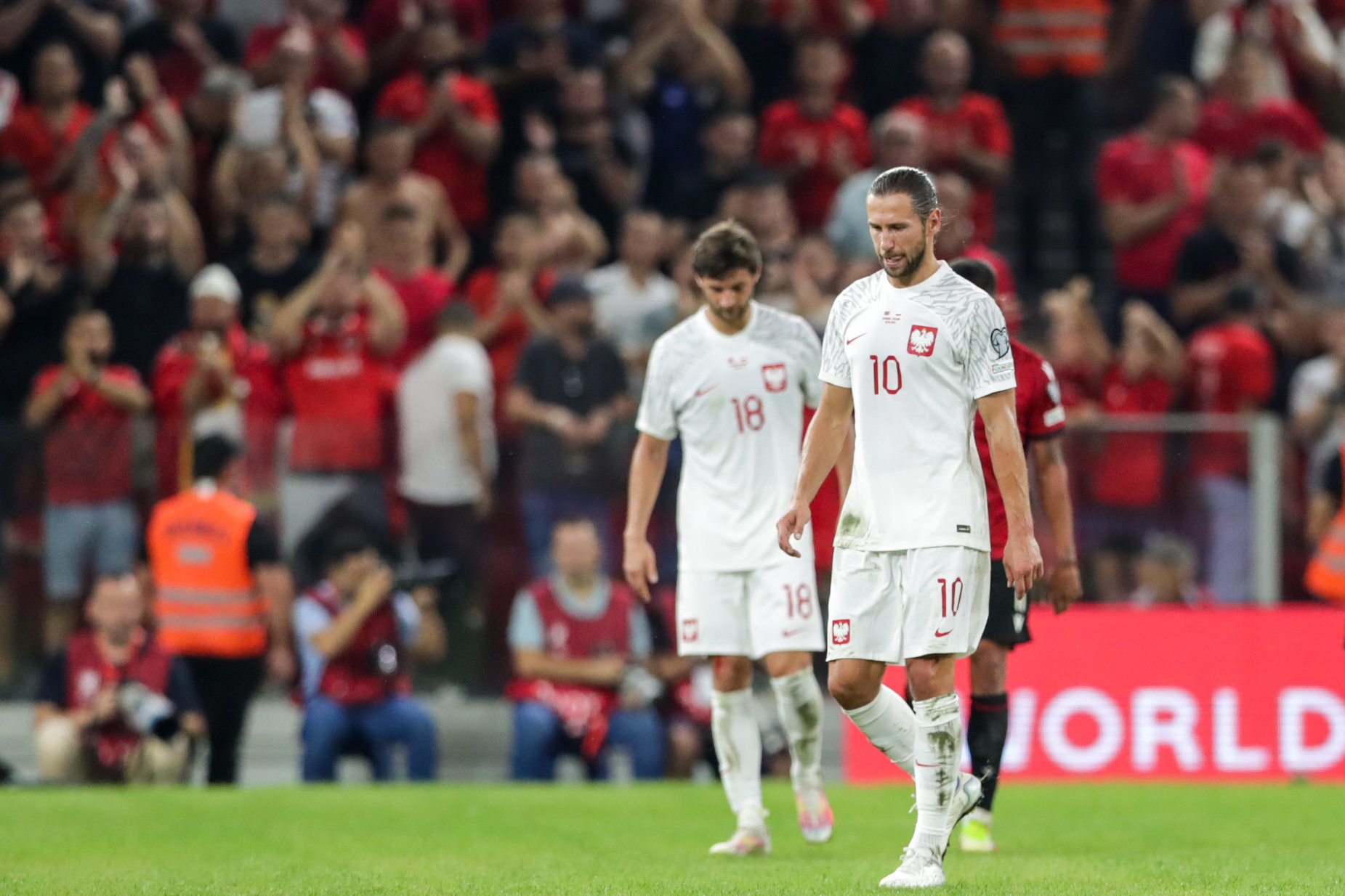 Media: PZPN chce pożegnać Grzegorza Krychowiaka. Pomocnik rozmawiał z nowym selekcjonerem