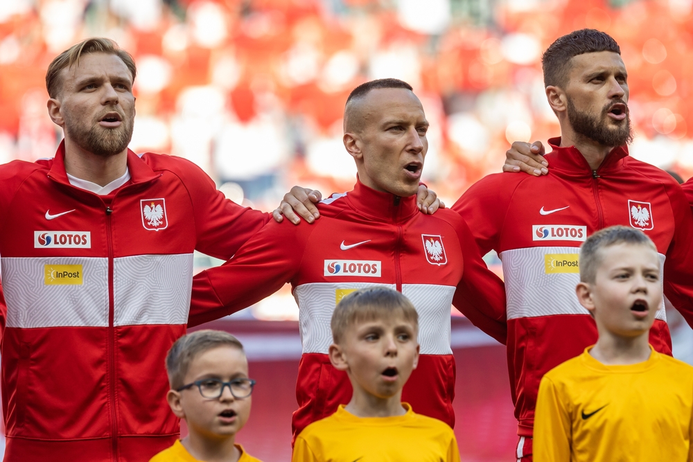 "Nie możemy sobie pozwolić na skreślenie". Ekspert wstawił się za weteranem. Widziałby go znów w kadrze