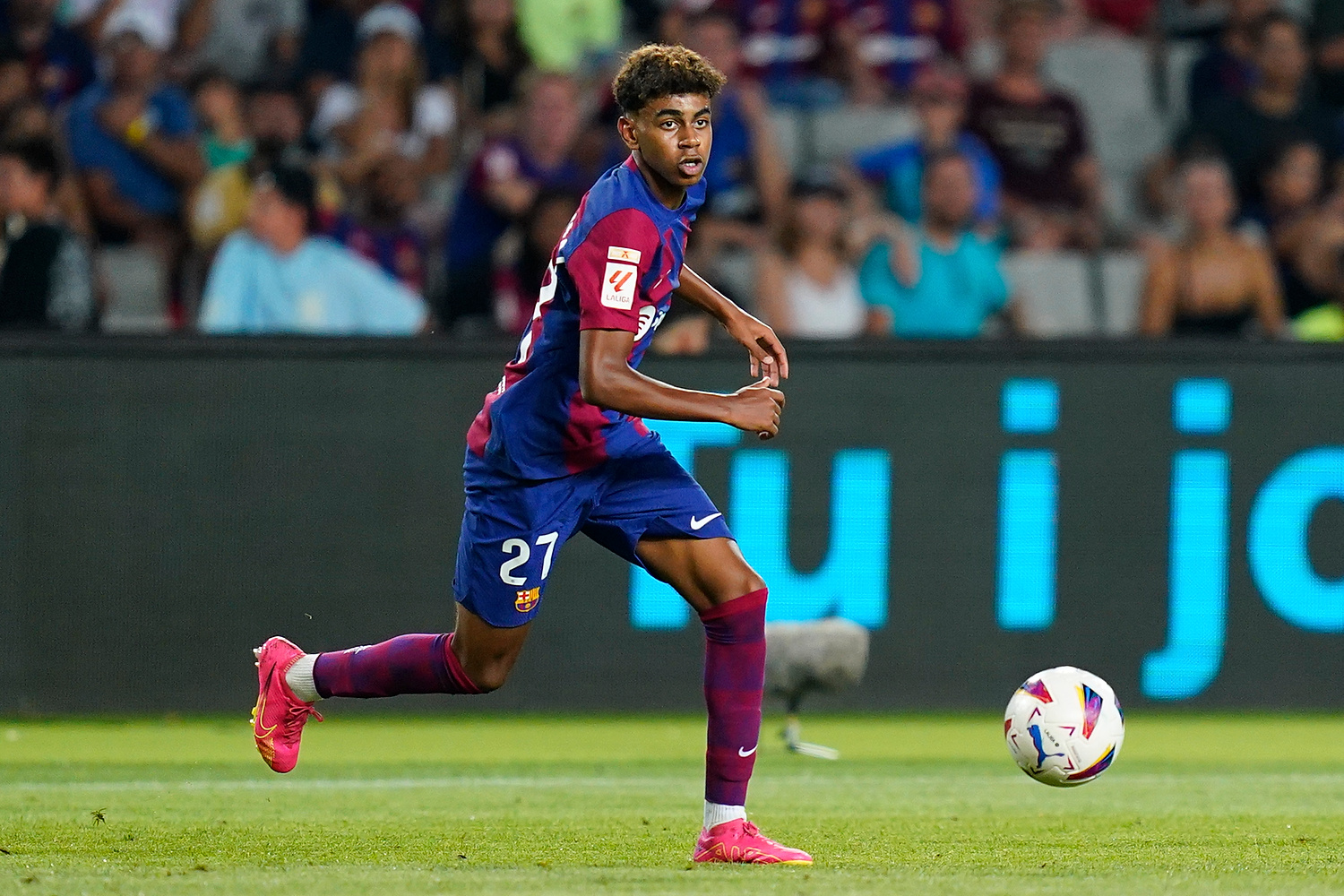 FC Barcelona przedłużyła kontrakty z wielkimi talentami. Romano ujawnił szczegóły umowy Yamala