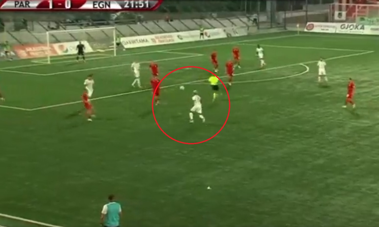 Co za bramka! Bramkarz bez szans, koledzy aż złapali się za głowę [WIDEO]