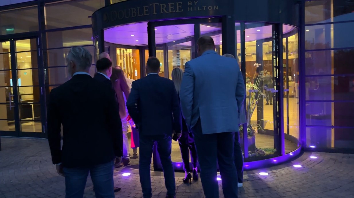 Kulesza zameldował się w hotelu w Warszawie. To tu zapadną kluczowe decyzje ws. selekcjonera [WIDEO]
