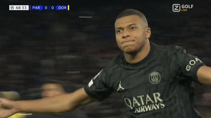 Popisy PSG w hitowym starciu z Borussią Dortmund! Kolejny gol Mbappe, efektowna akcja Hakimiego [WIDEO]