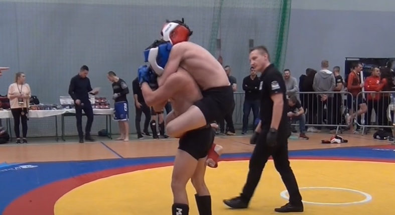 Przegrał z zawodnikiem Fame MMA, zawalczy na najbliższym KSW. Zaskakujący transfer polskiego potentata [WIDEO]
