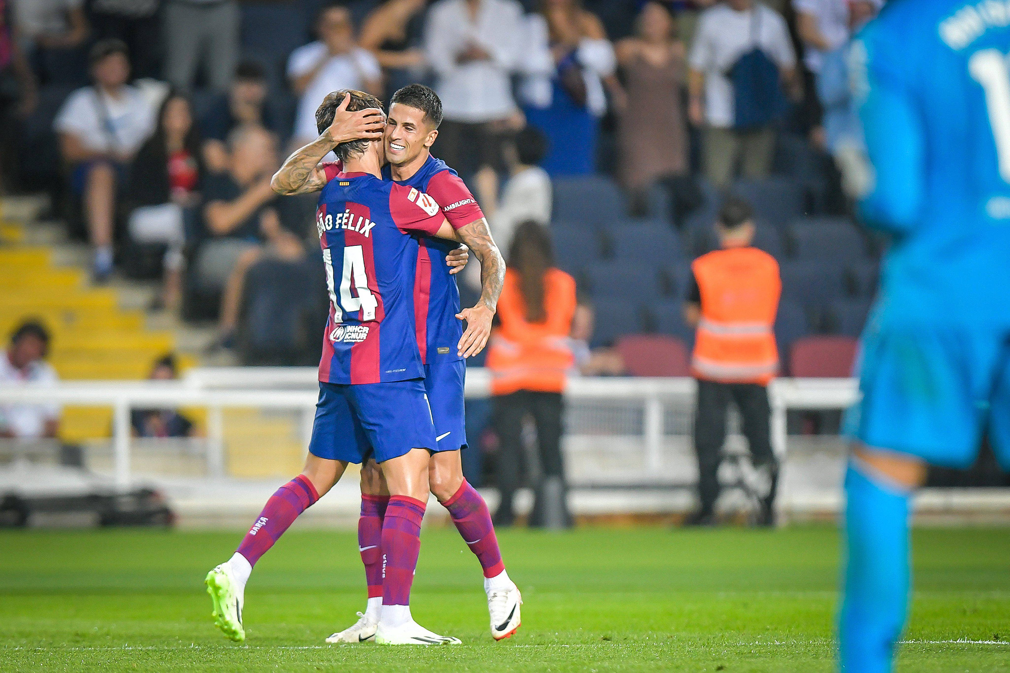 Kompletne kuriozum w Barcelonie. Kulisy wielkiego zamieszania wokół Cancelo i Felixa