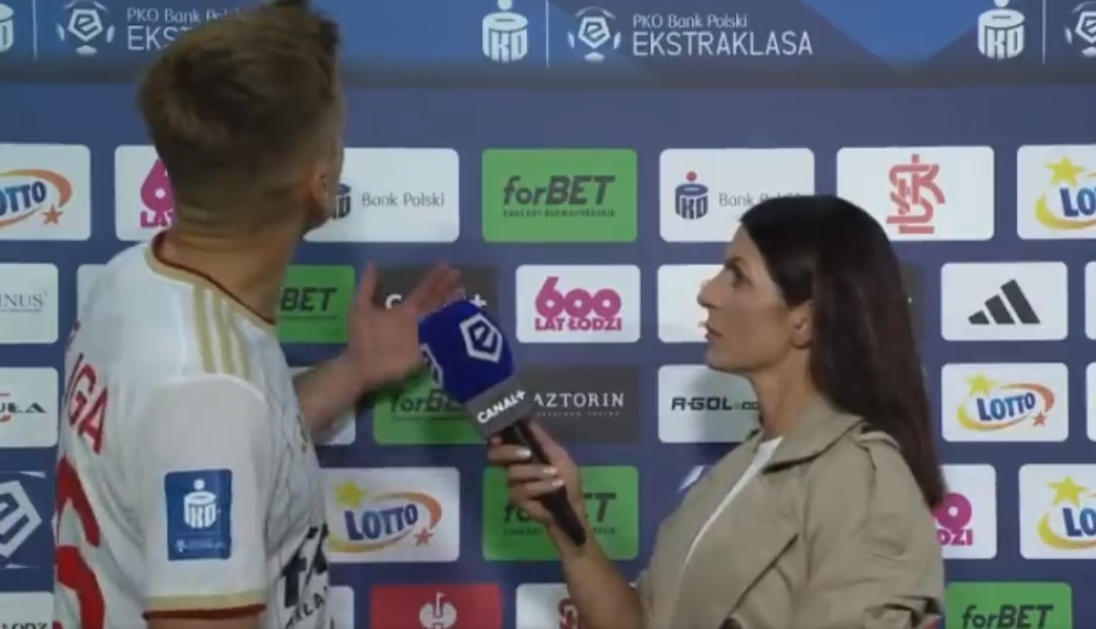 "Kurde, kolego". Piłkarz ŁKS-u nie wytrzymał. Sceny podczas wywiadu w przerwie meczu [WIDEO]