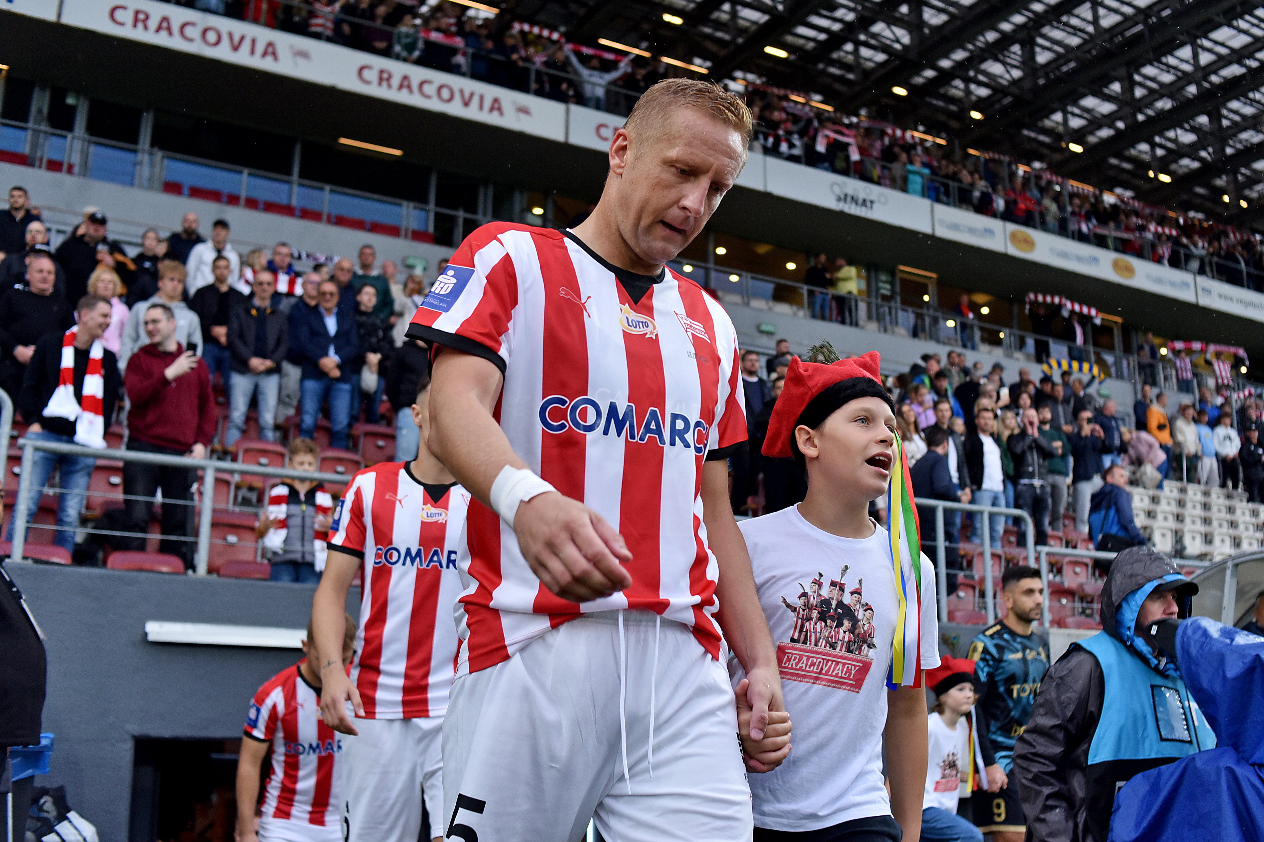 Glik dostał pytanie, czy Peszko mógłby być jego trenerem. Trzy razy powtórzył jedno słowo