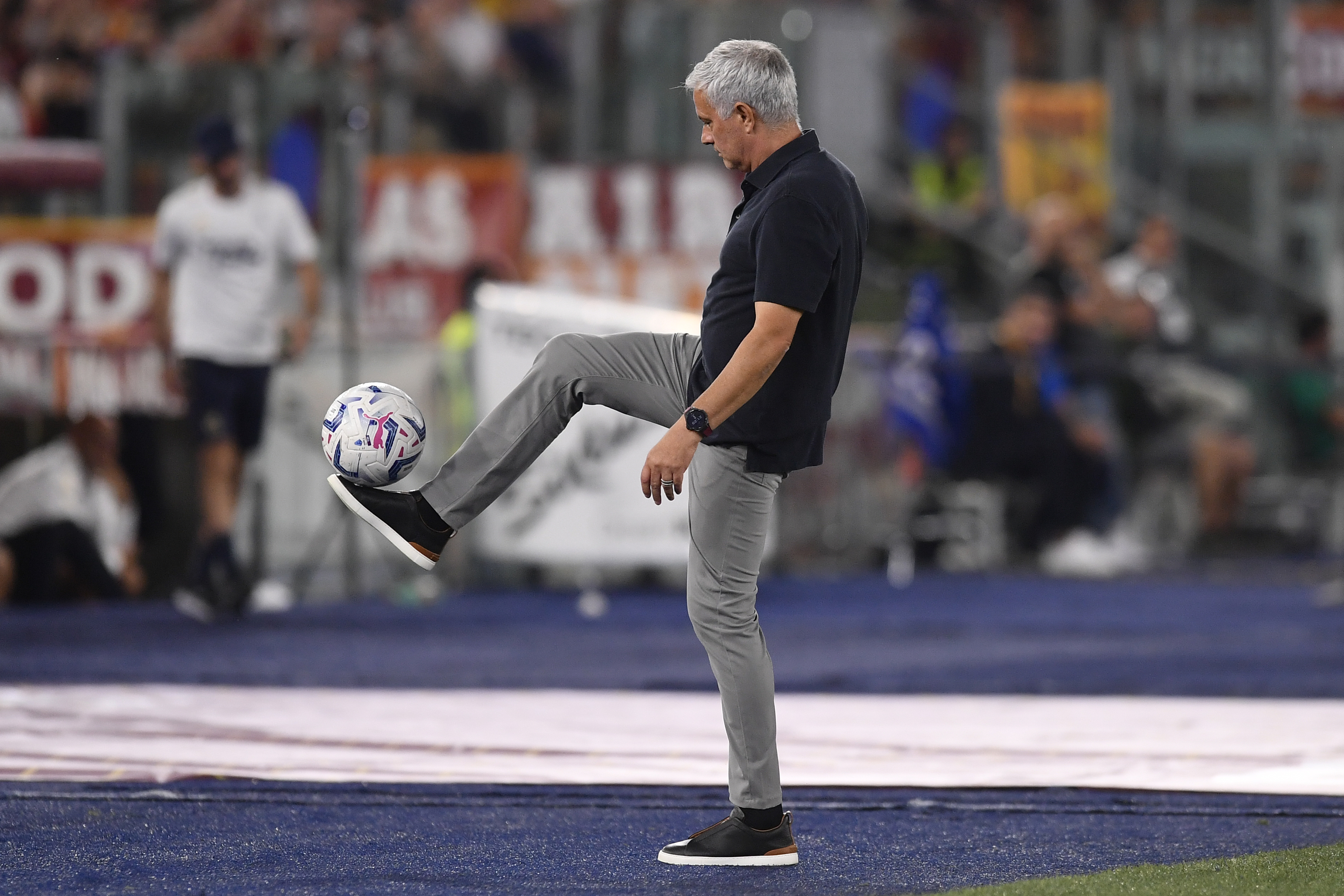 "Jest dla nas jak Mbappe w PSG". Jose Mourinho rozpływa się nad zawodnikiem AS Romy