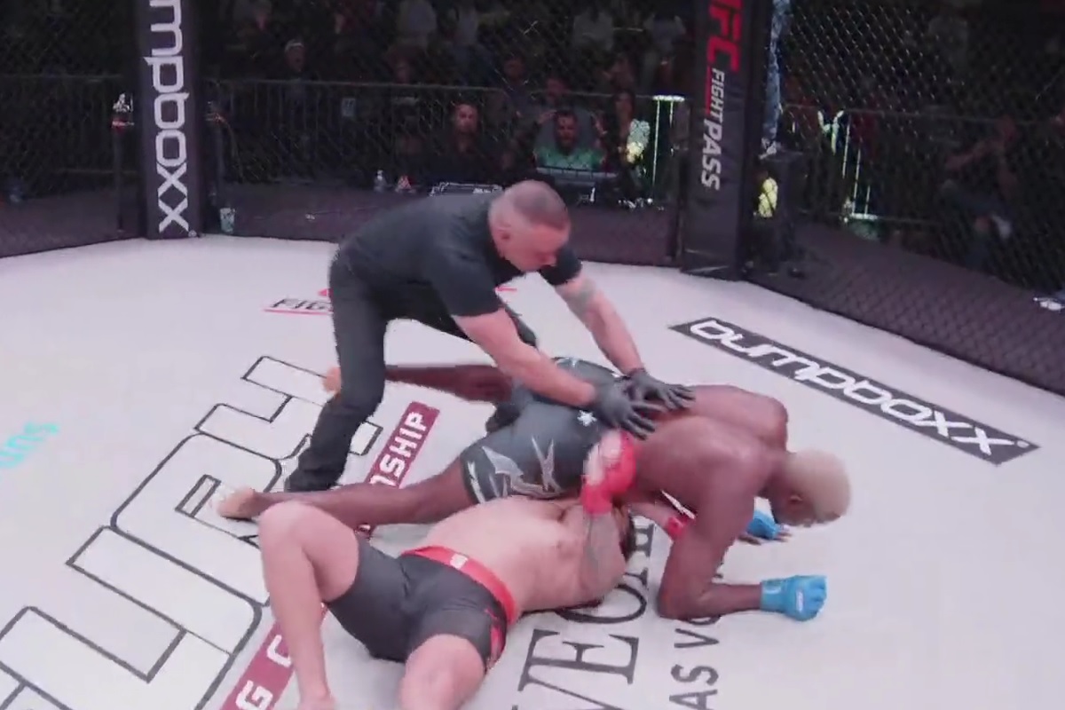 Zawodnik został znokautowany w... trzy sekundy. Najgorszy debiut w historii MMA? [WIDEO]