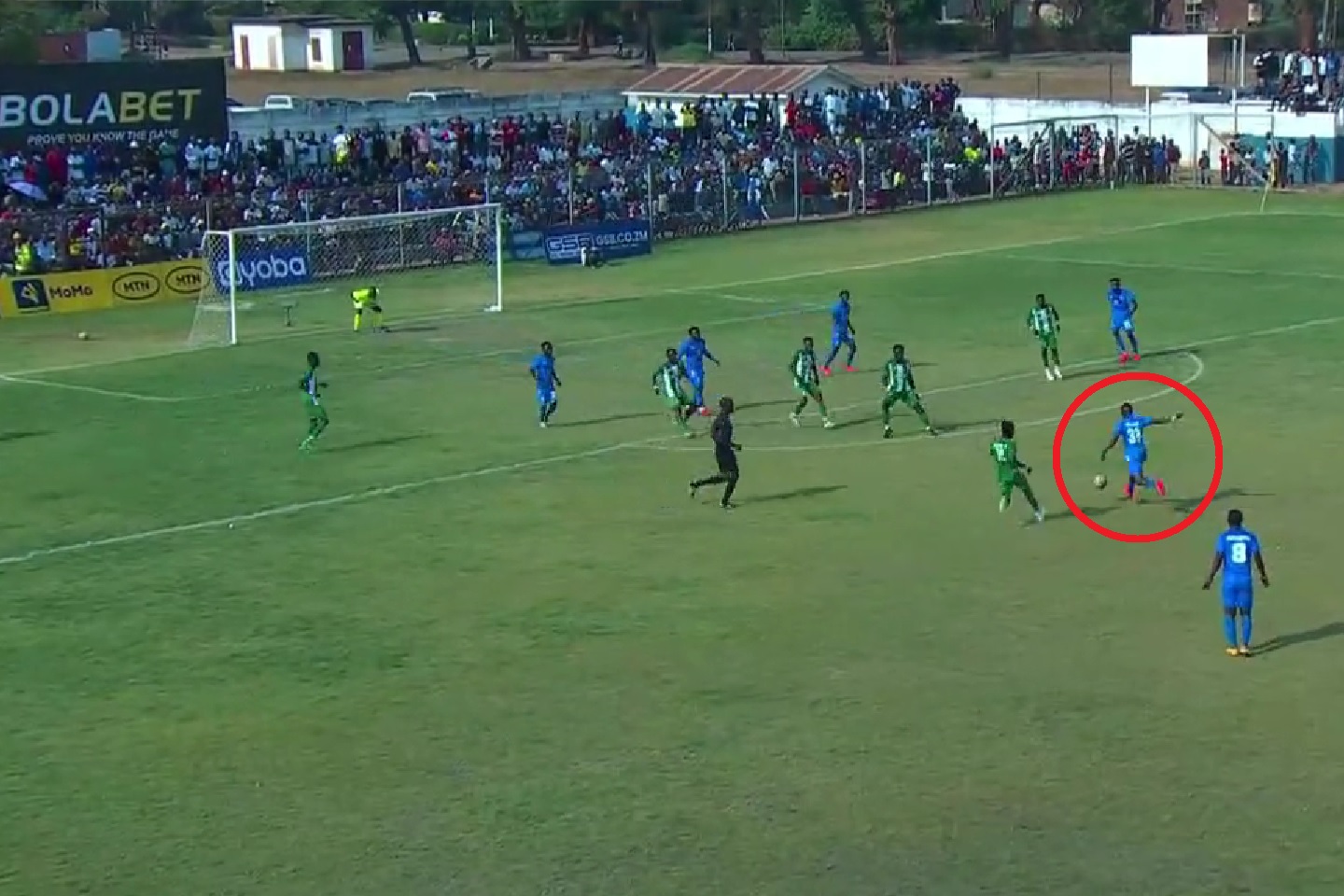 Przymierzył z dystansu, bramkarz nawet nie drgnął. "Będzie nominacja do gola sezonu" [WIDEO]