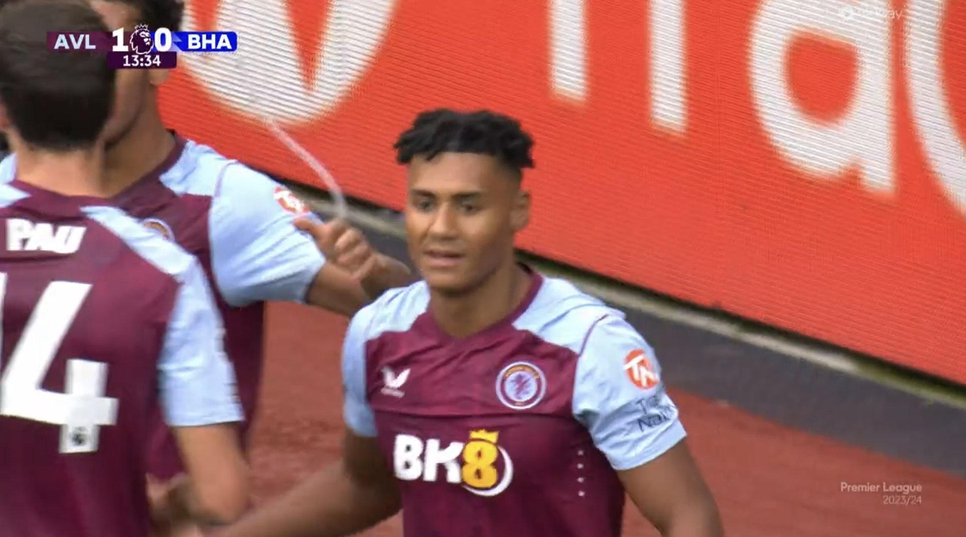 Matty Cash z asystą w Premier League! Polak błysnął w starciu z trudnym rywalem [WIDEO]