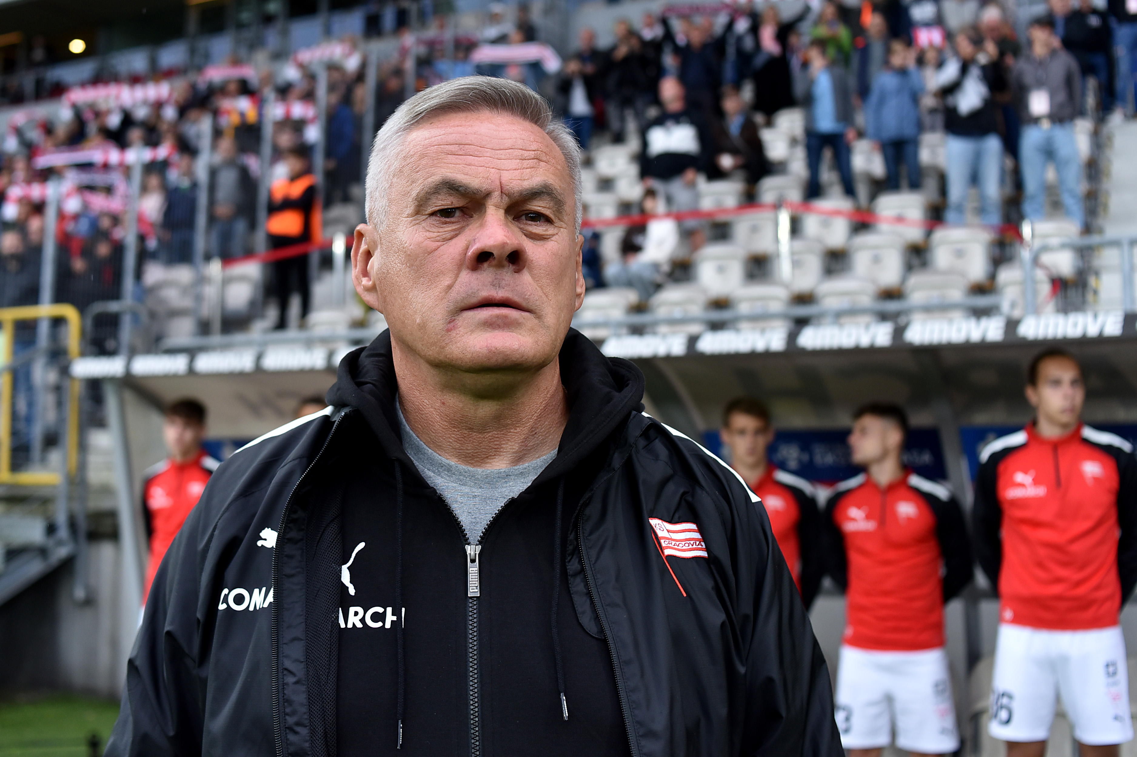 "Trzymamy kciuki za pana profesora". Jacek Zieliński zapytany o problemy zdrowotne Janusza Filipiaka