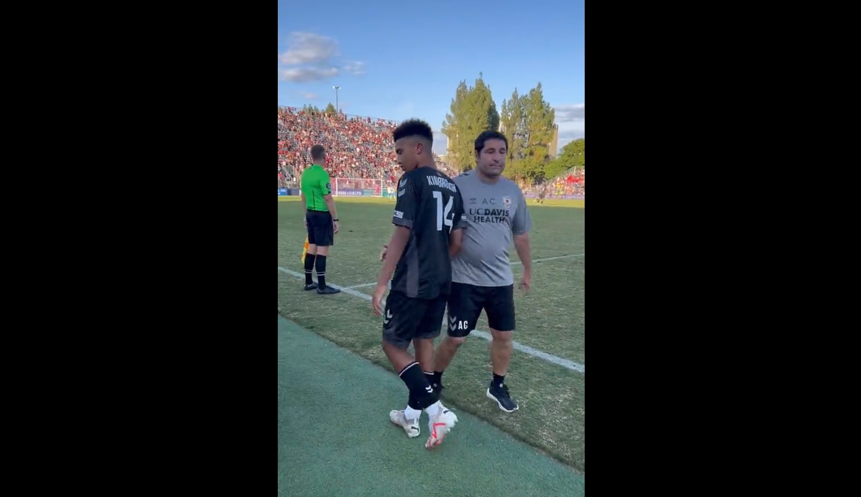 Niesamowity wyczyn młodego piłkarza. Stał się najmłodszym debiutantem w historii USA [WIDEO]