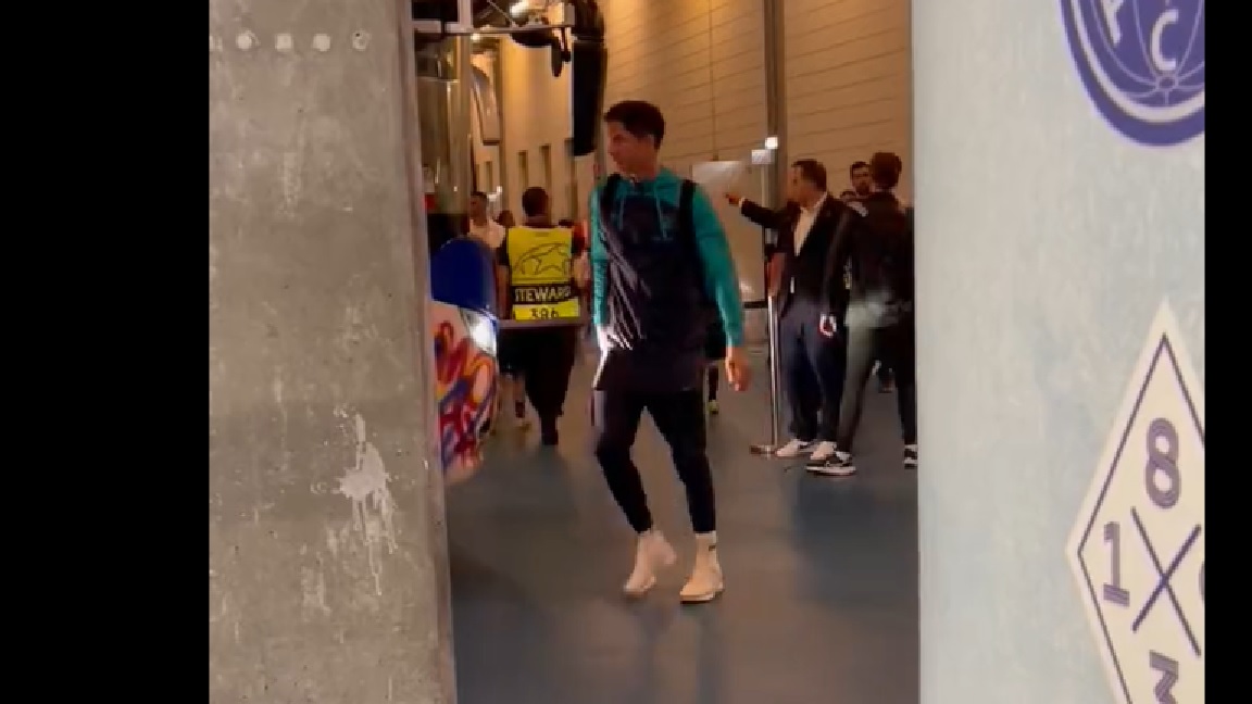 Kamery uchwyciły Roberta Lewandowskiego po meczu z FC Porto. Polak miał wyraźne problemy z chodzeniem [WIDEO]