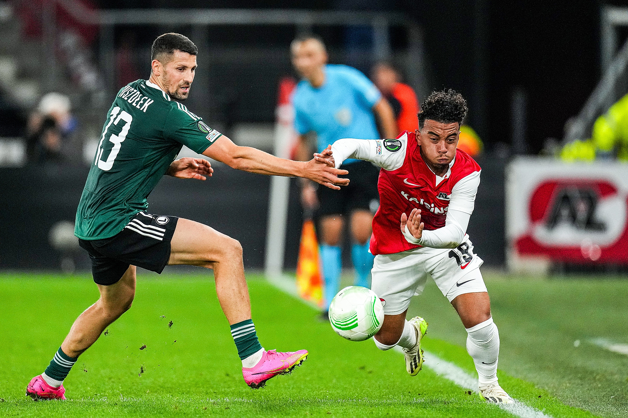 Nieskuteczna Legia pokonana w Europie! Holendrzy obronili się grając w dziesięciu [WIDEO]