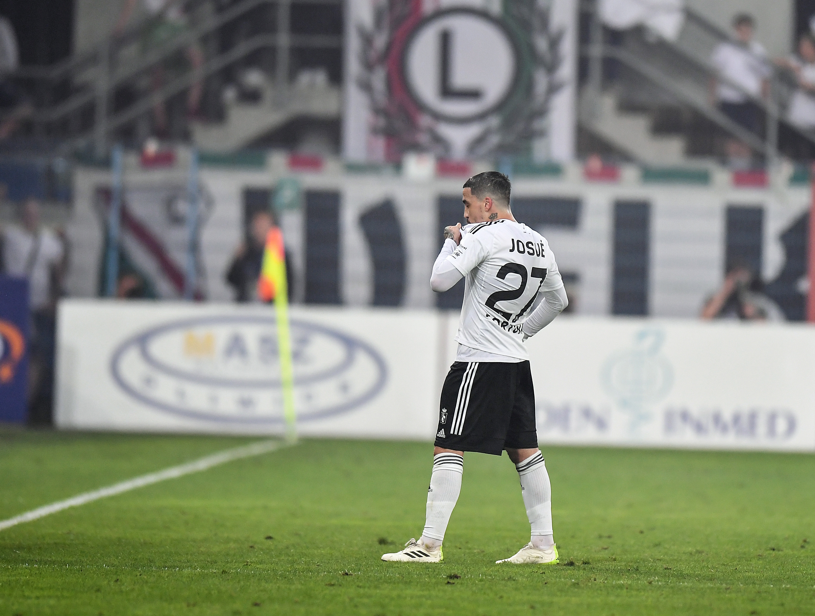 "Legia rozbita w pył. Coś zatraciła". Twitter reaguje na wielką porażkę stołecznych. Pochwały dla Śląska