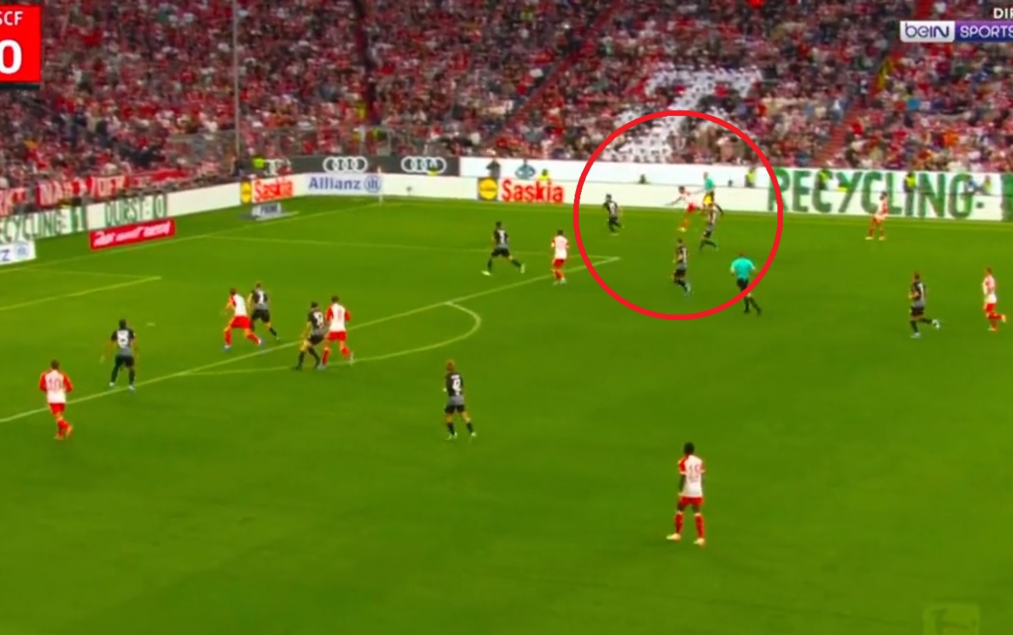 Co za bomba Comana! Bayern Monachium wygrywa i goni uciekającą stawkę [WIDEO]
